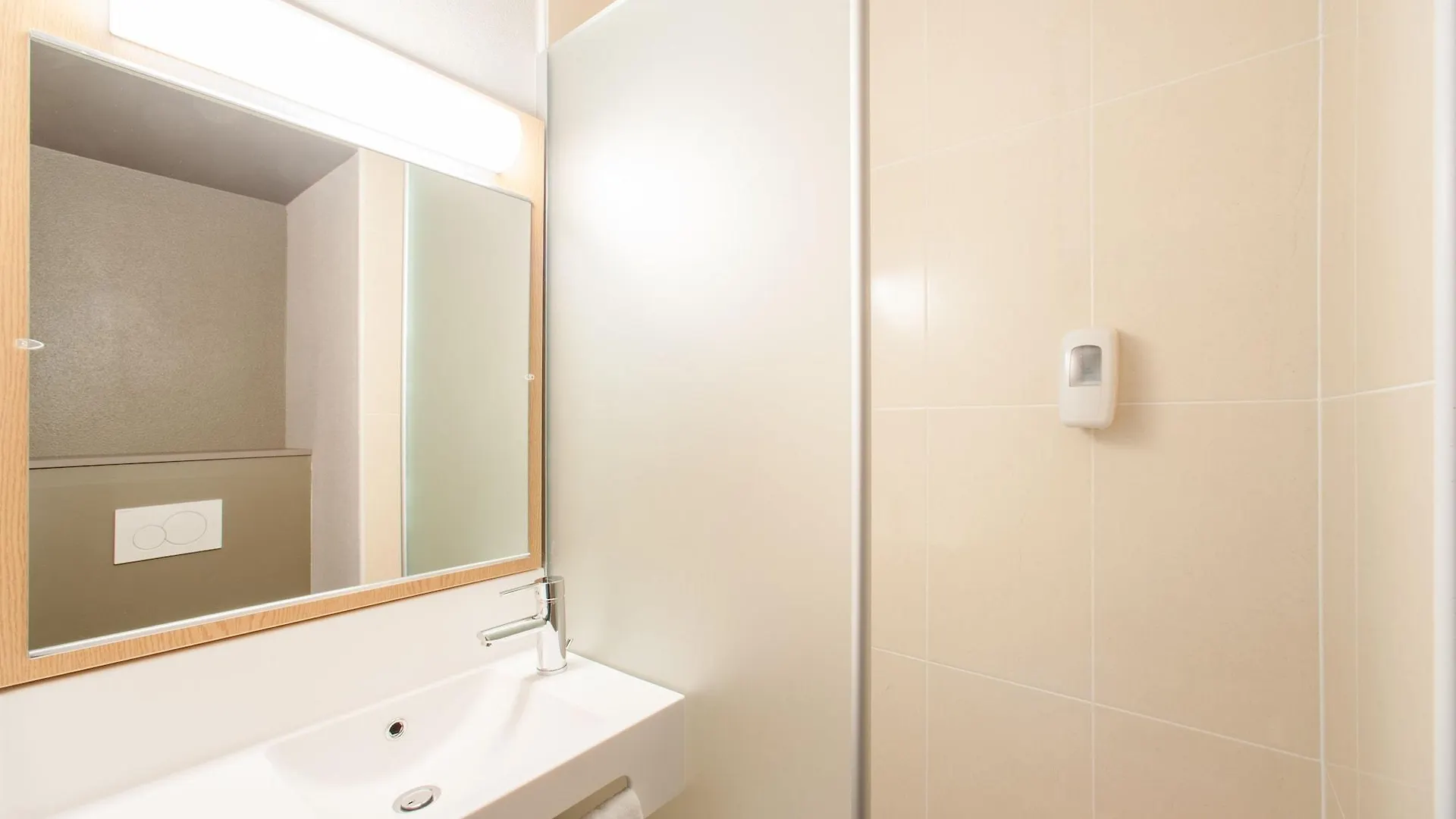 B&B Hotel Paris Porte Des Lilas